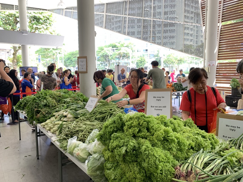 The Hawker Centre Sends Ugly Fruits and Vegetables to Promote Food Waste Reduction (Singapore)